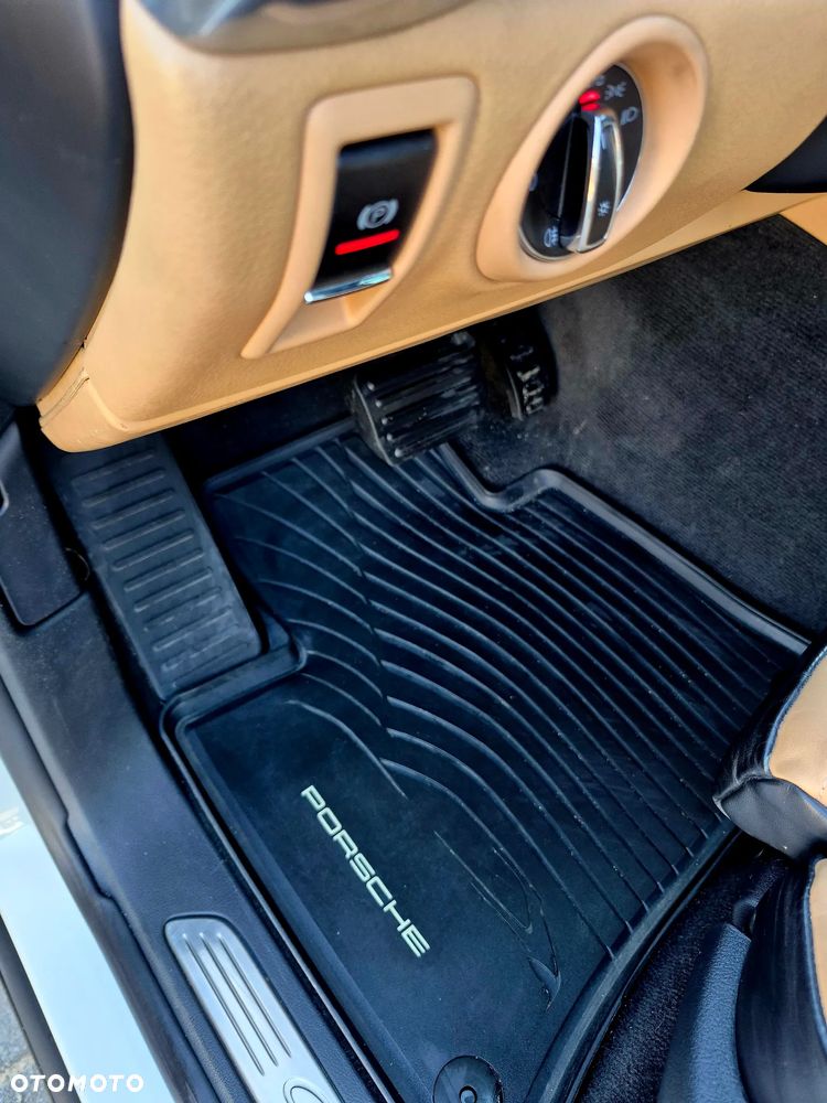 Porsche Cayenne - 21