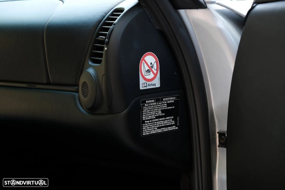 Porsche 911 (996) Carrera 4 Coupé - 41