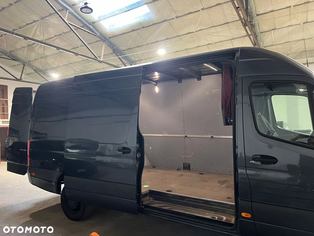 Mercedes-Benz Sprinter - 10