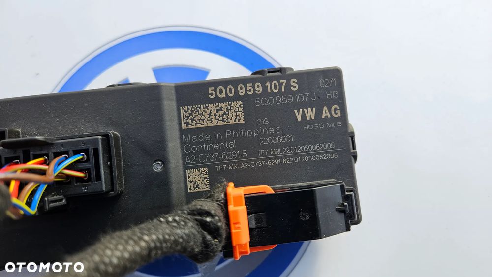 Skoda Superb 3V III Skoda Kamiq Sterownik modułu funkcji tylnej klapy Moduł klapy bagażnika z kostkami  5Q0959107S - 2