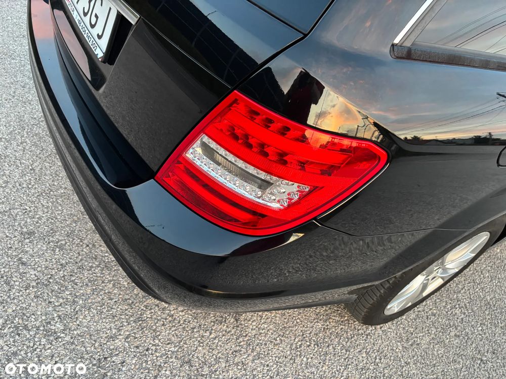 Mercedes-Benz Klasa C 200 CDI DPF Automatik BlueEFFICIENCY Special Edition - 38