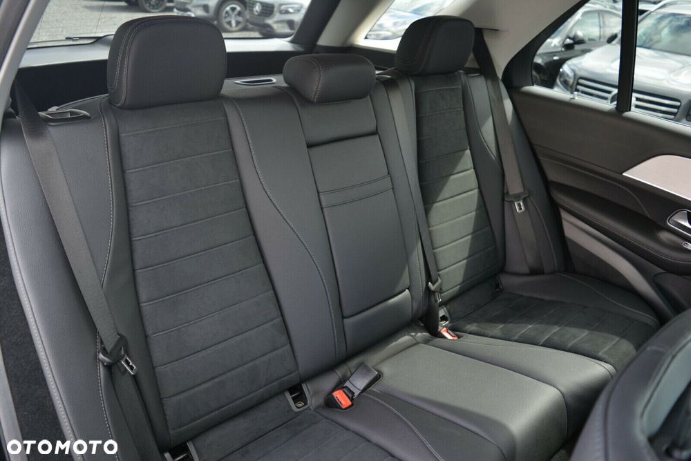 Mercedes-Benz GLE - 32