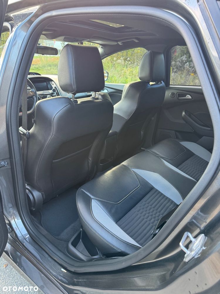 Ford Focus 2.0 EcoBoost ST - 10