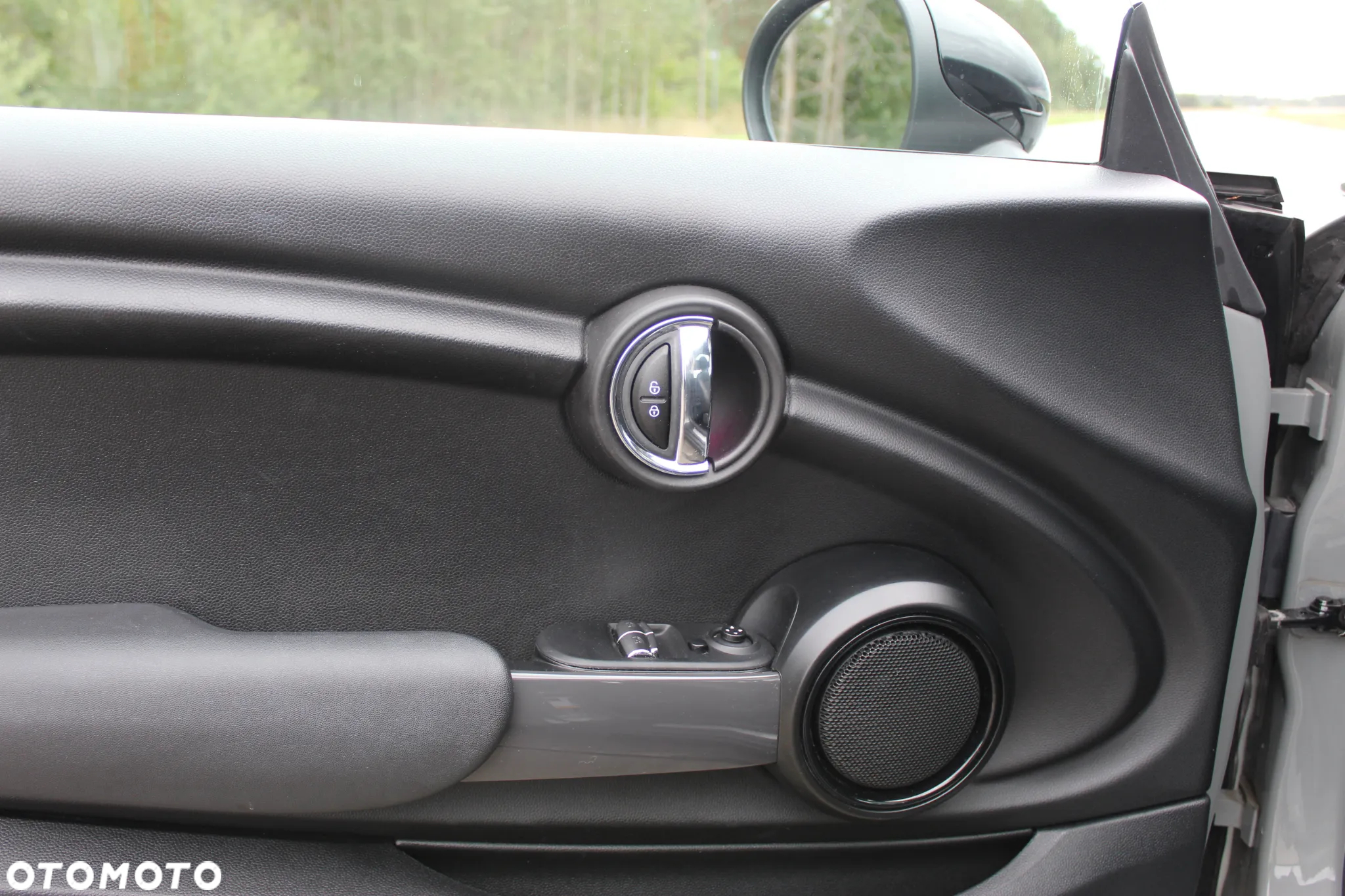 MINI Cooper Standard - 17
