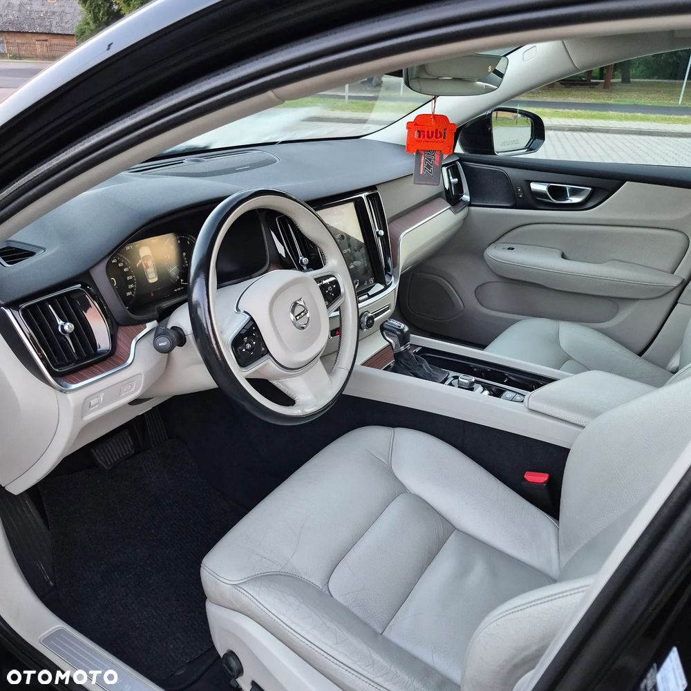 Volvo S60 T5 Momentum Pro - 12