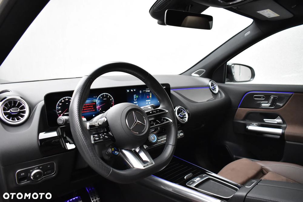 Mercedes-Benz GLA - 14