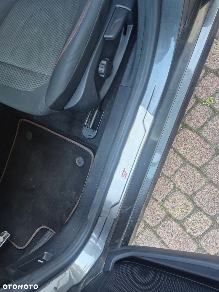 Ford Fiesta 1.0 EcoBoost S&S ST-LINE - 12