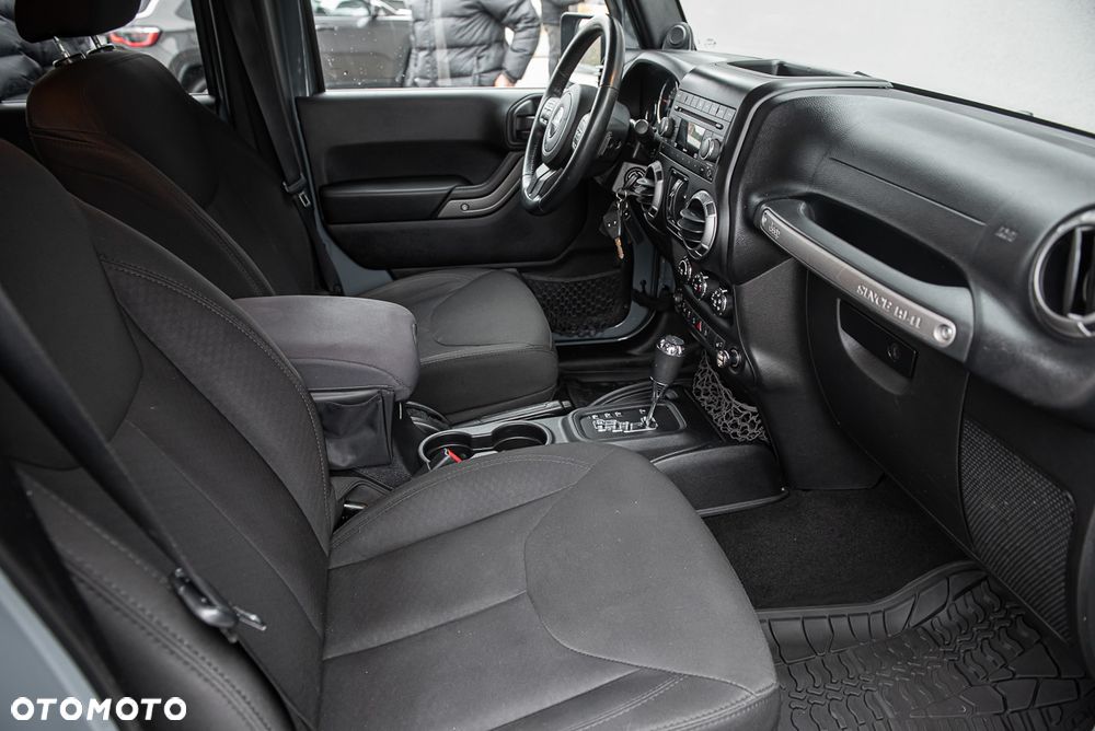 Jeep Wrangler - 26