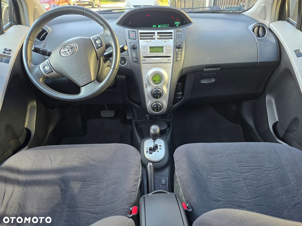 Toyota Yaris - 8