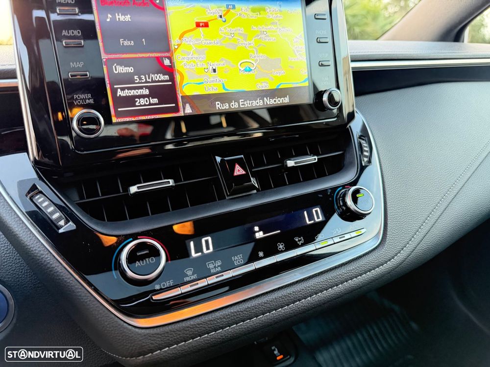 Toyota Corolla 2.0 Hybrid Exclusive - 23