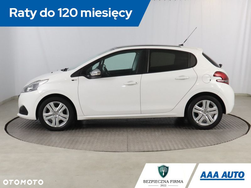 Peugeot 208 - 3
