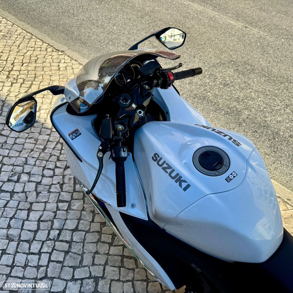 Suzuki Hayabusa GSX 1300 R - 30