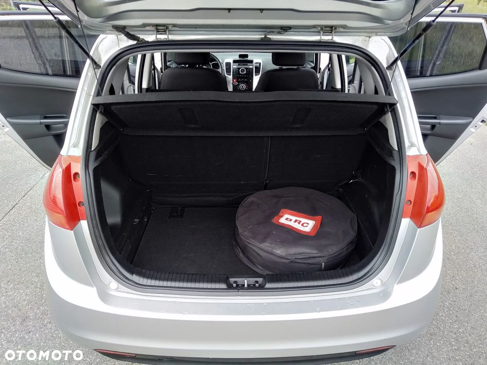 Kia Venga 1.4 L - 21
