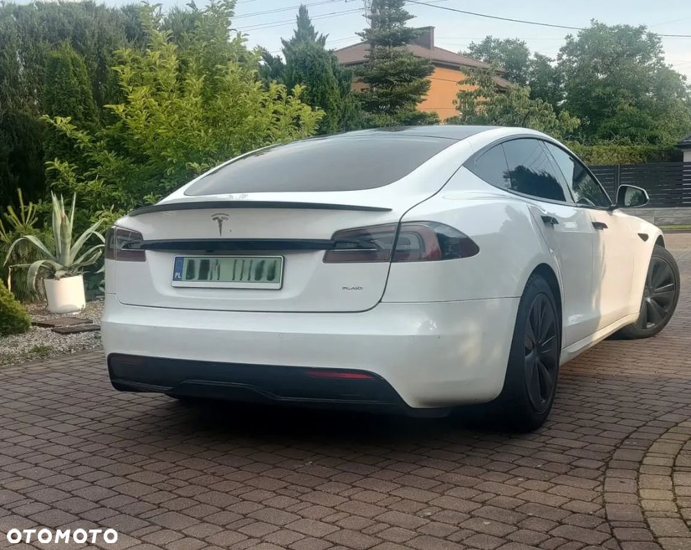 Tesla Model S - 9