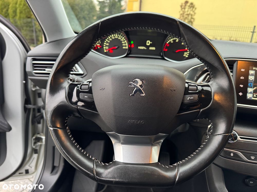 Peugeot 308 SW HDi FAP 110 (Blue Lion) Business Line Niveau 1 - 32