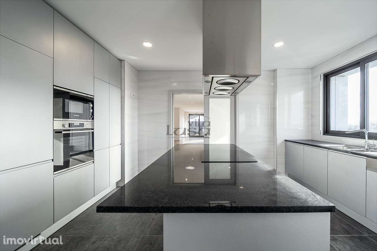 T4 de cobertura com amplo terraço na Avenida da Boavista - Grande imagem: 5/30