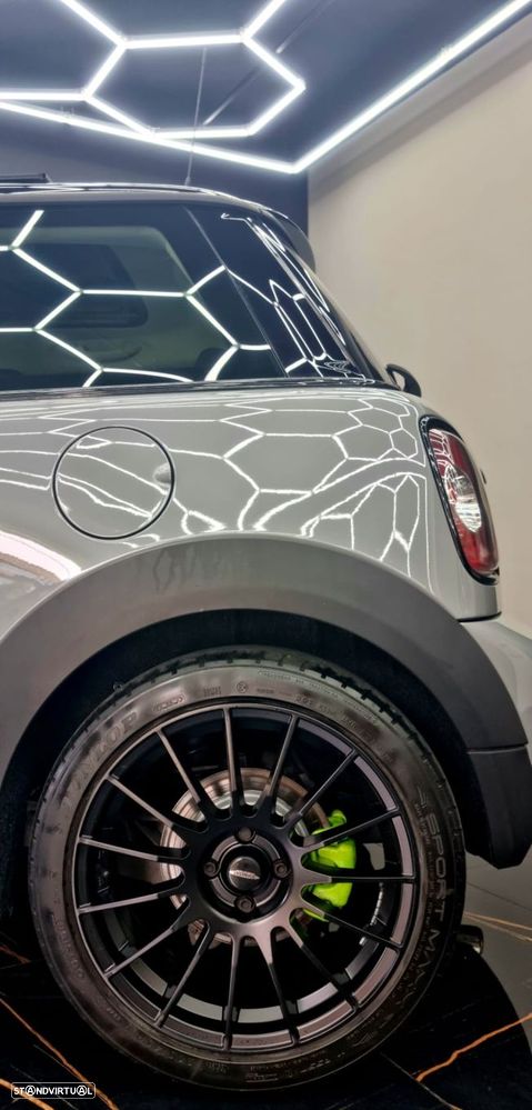 MINI 3 Portas One D - 12