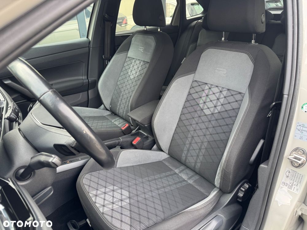 Volkswagen Taigo 1.0 TSI OPF DSG R-Line - 16