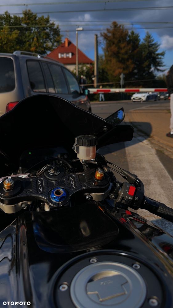 Yamaha R7 - 10