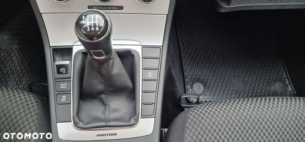Volkswagen Passat 2.0 TDI 4Motion Comfortline - 26