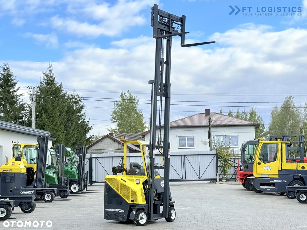 Combilift WÓZEK CZTEROKIERUNKOWY - WIELOKIERUNKOWY / C3000CB / GAS / TRIPLEX 4900MM / WOLNY SKOK / POZYCJONER WIDEŁ / PRZESUW WIDEŁ / STAN IDEALNY / Szeroka oferta wózków czterokierunkowych i bocznych, dopasowanych do różnorodnych potrzeb i zastosowań - 34