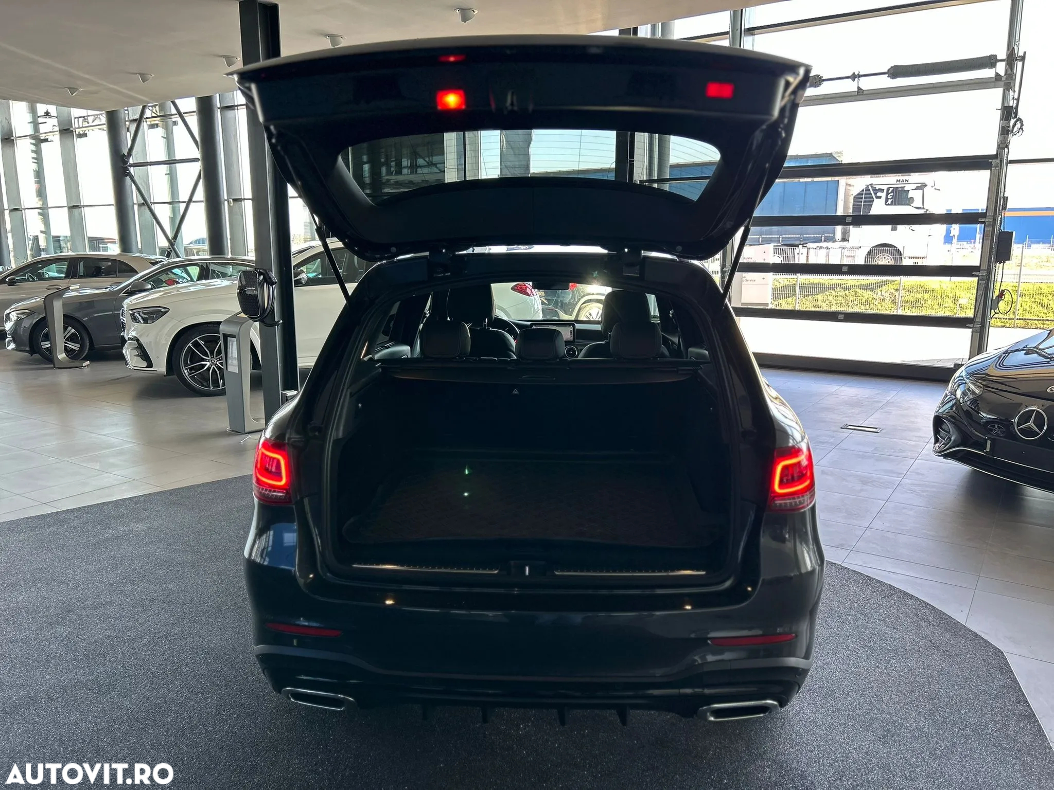 Mercedes-Benz GLC 220 d 4Matic 9G-TRONIC AMG Line - 10