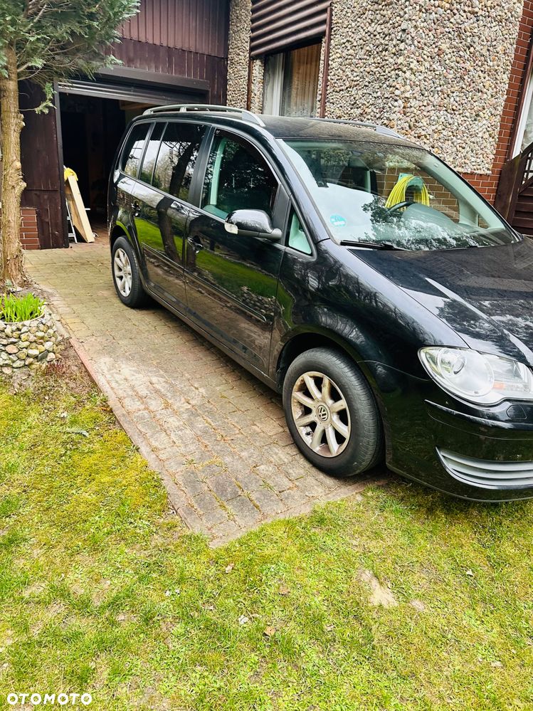 Volkswagen Touran - 4