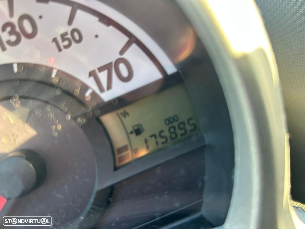 Toyota Aygo 1.0 - 10