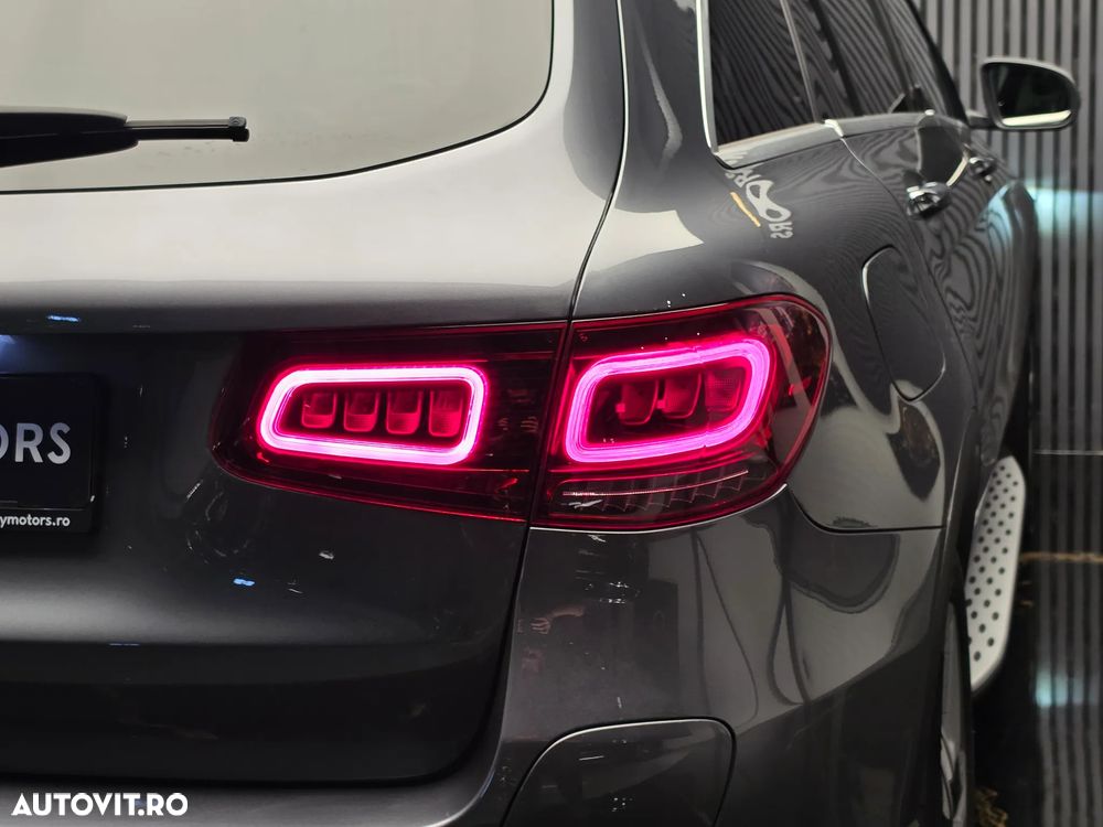 Mercedes-Benz GLC 300 e 4Matic 9G-TRONIC AMG Line Plus - 21
