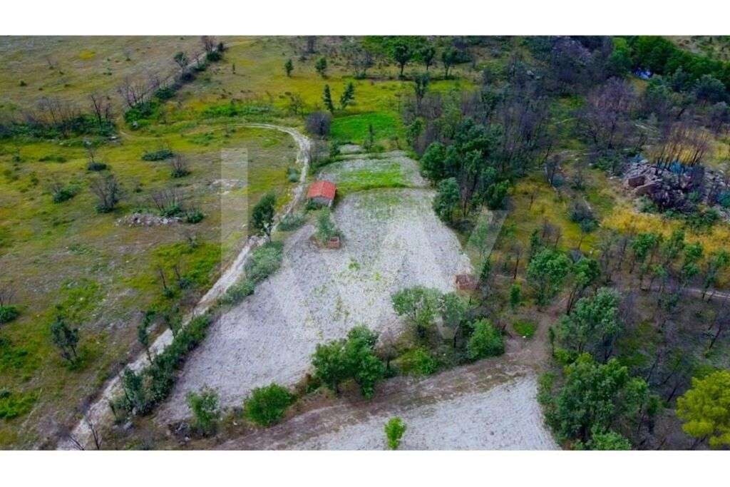 Terreno Rústico com palheiro -  Fatela | a 10 minutos do Fundão - Grande imagem: 5/13