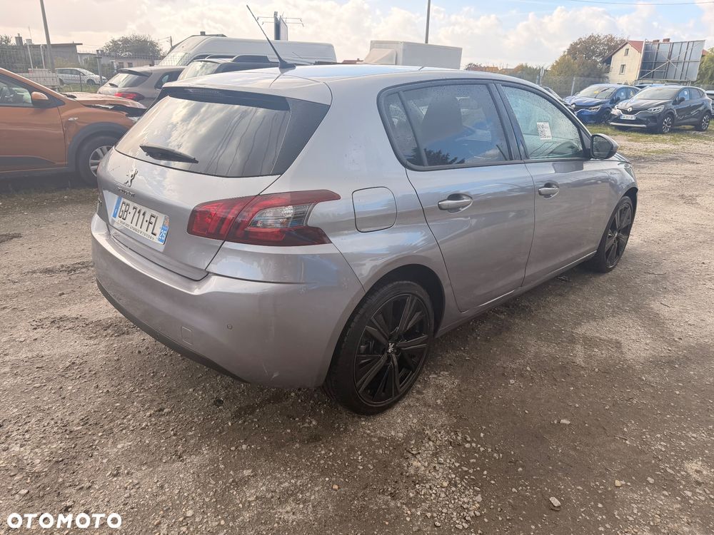 Peugeot 308 1.2 PureTech Allure S&S EAT8 - 5