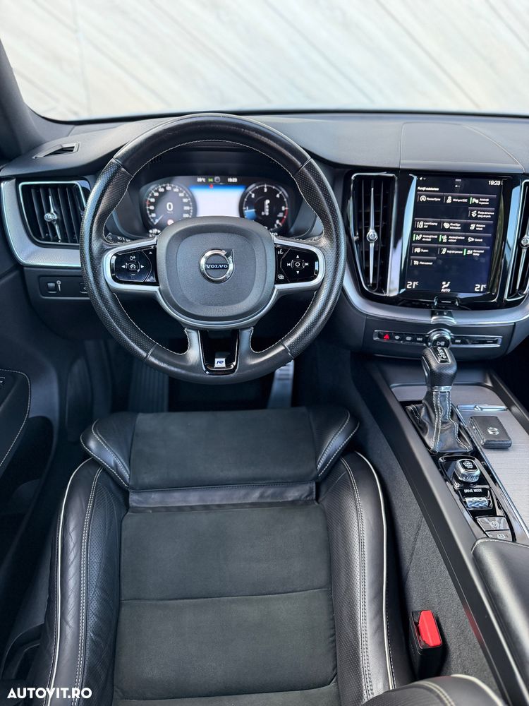 Volvo XC 60 D4 AWD Geartronic RDesign - 18