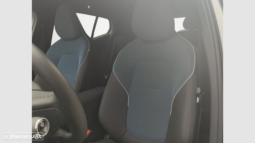 Volvo EX30 69 kWh Single Motor Extended Range Plus - 11