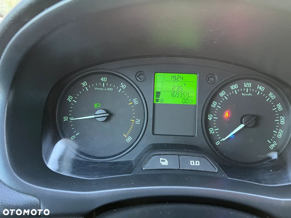 Skoda Fabia 1.2 HTP FAMILY - 14