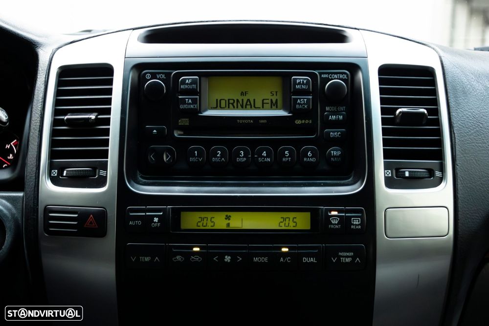 Toyota Land Cruiser 3.0 D-4D Pack A. - 27