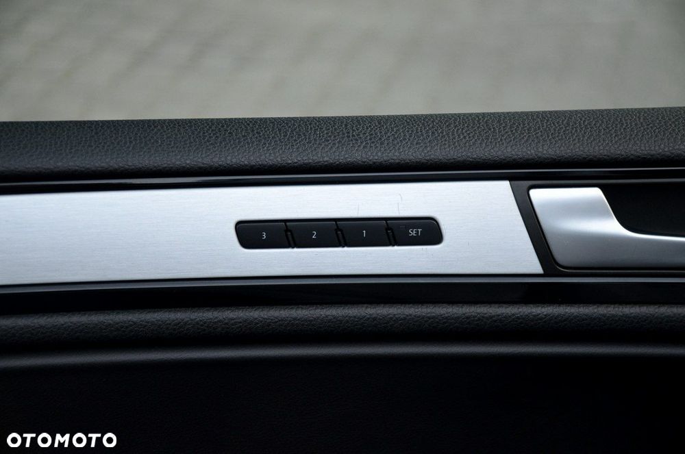 Volkswagen Touareg - 16