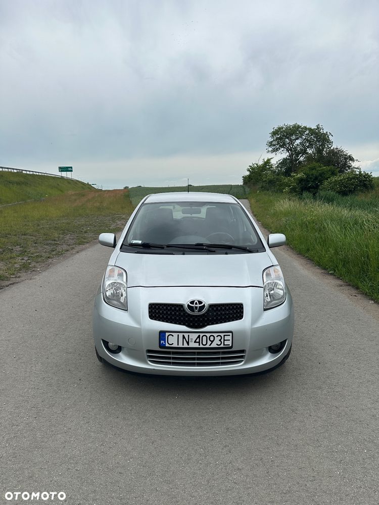 Toyota Yaris 1.3 VVT-i Sol - 2