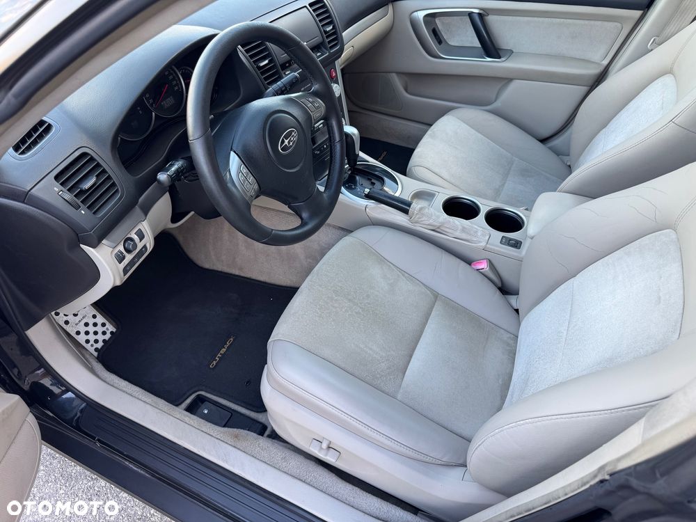 Subaru Outback 2.5RC NAV - 12