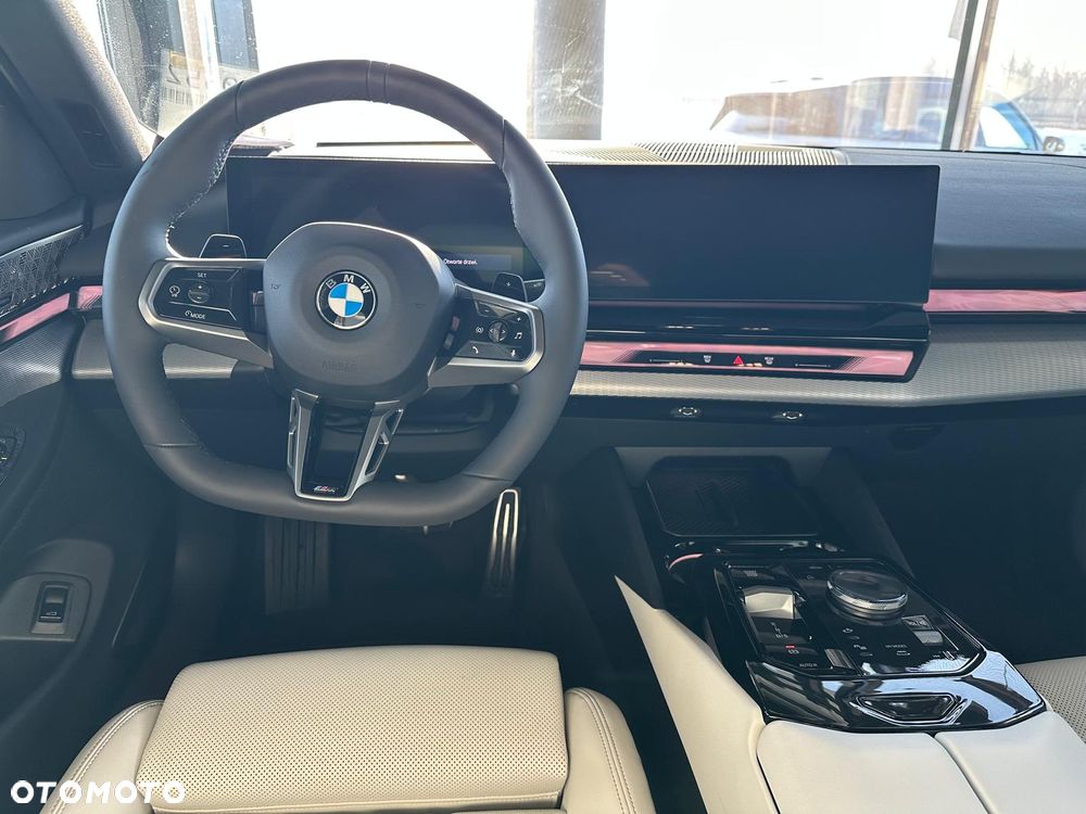 BMW Seria 5 520d xDrive mHEV - 22