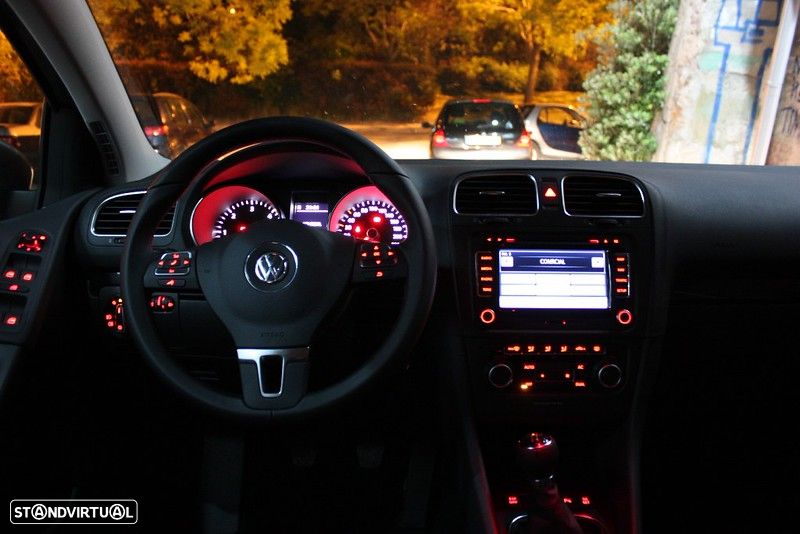 VW Golf 2.0 TDi Confortline - 27