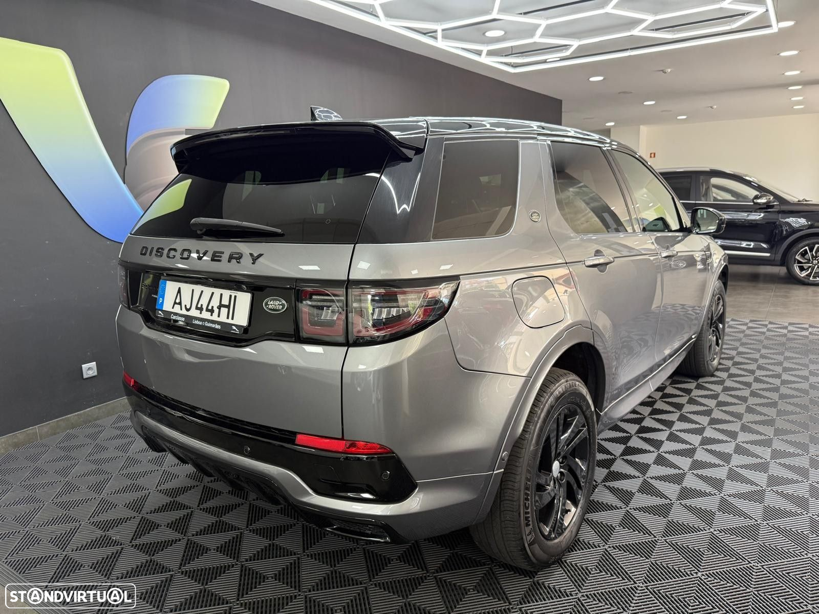Land Rover Discovery Sport 1.5 I3 P300e AWD R-Dynamic HSE - 22