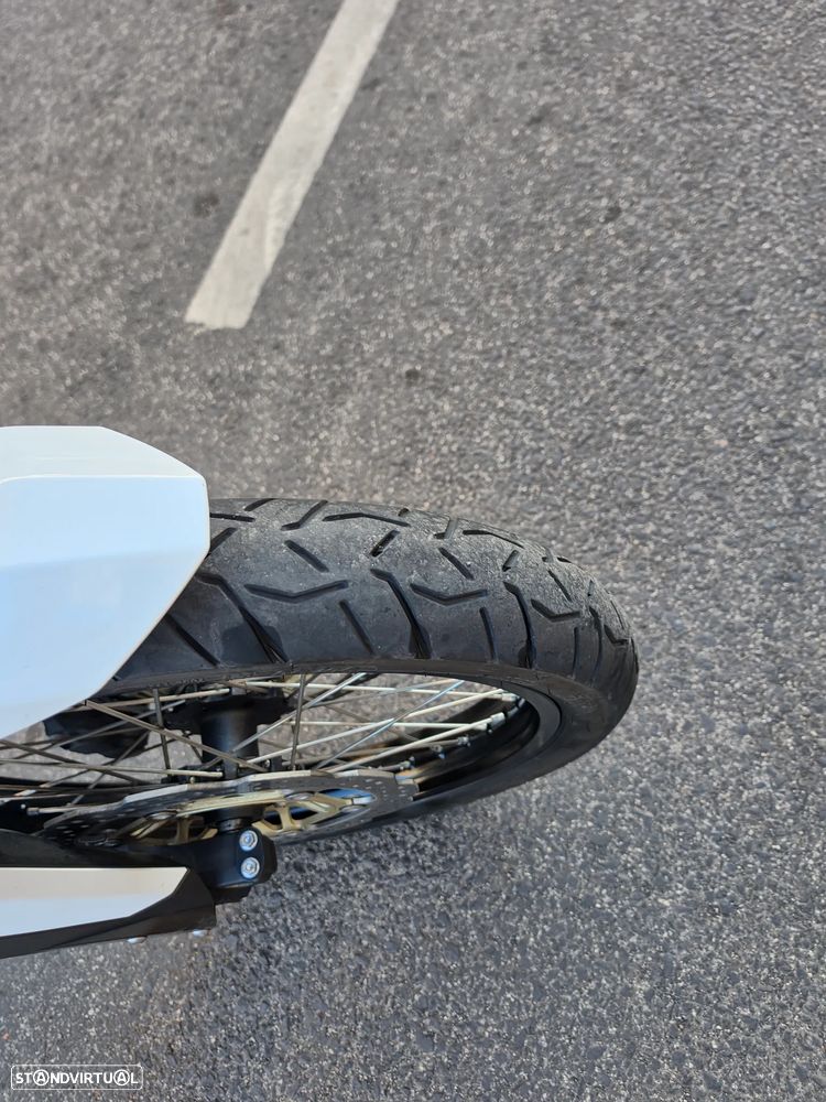 Honda Africa Twin Standard - 5
