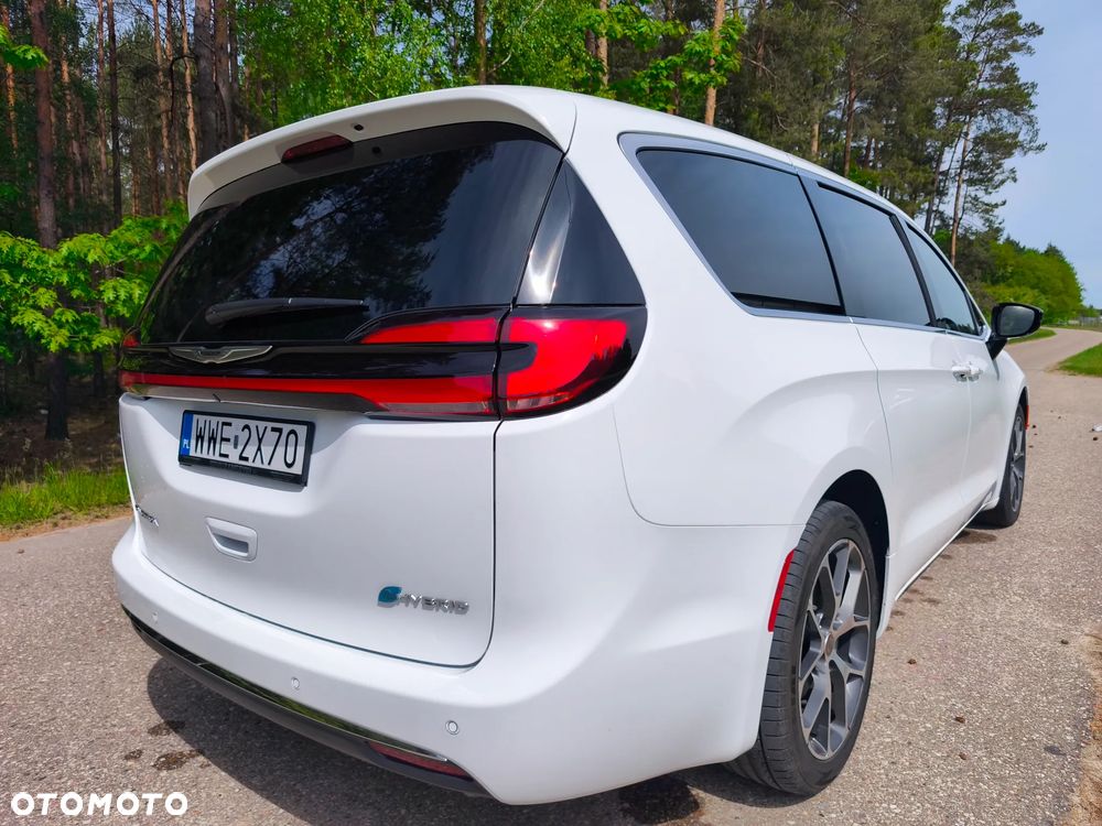 Chrysler Pacifica - 8