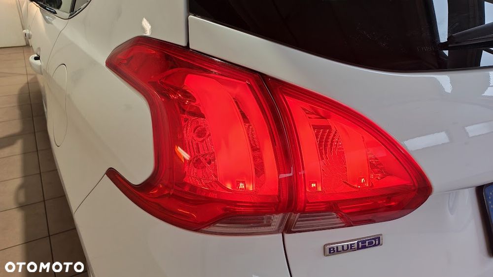 Peugeot 2008 1.6 BlueHDi Allure - 14