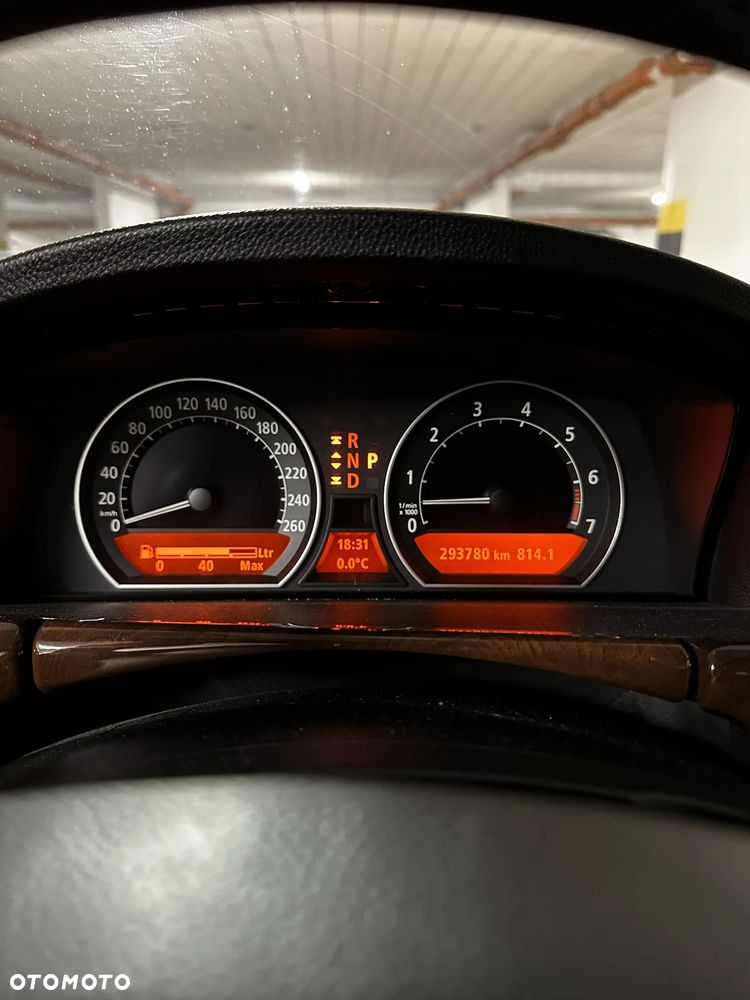 BMW Seria 7 750Li - 6