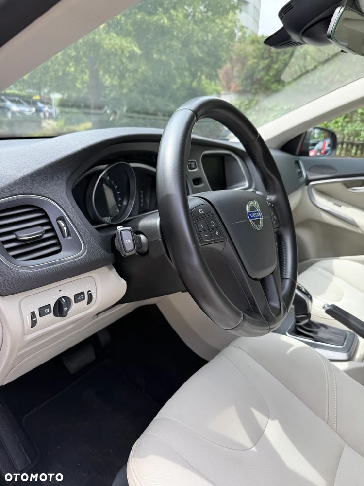 Volvo V40 T4 Kinetic - 10