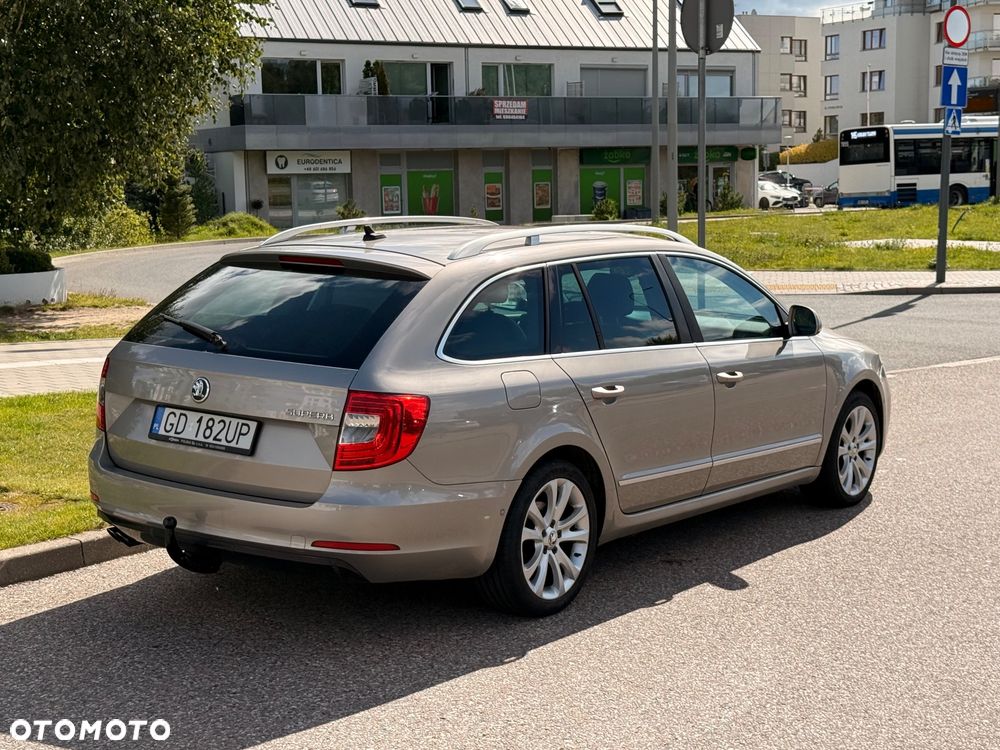 Skoda Superb 2014 photo 4
