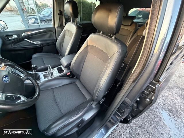 Ford S-Max 2.0 TDCi Titanium 7L - 17