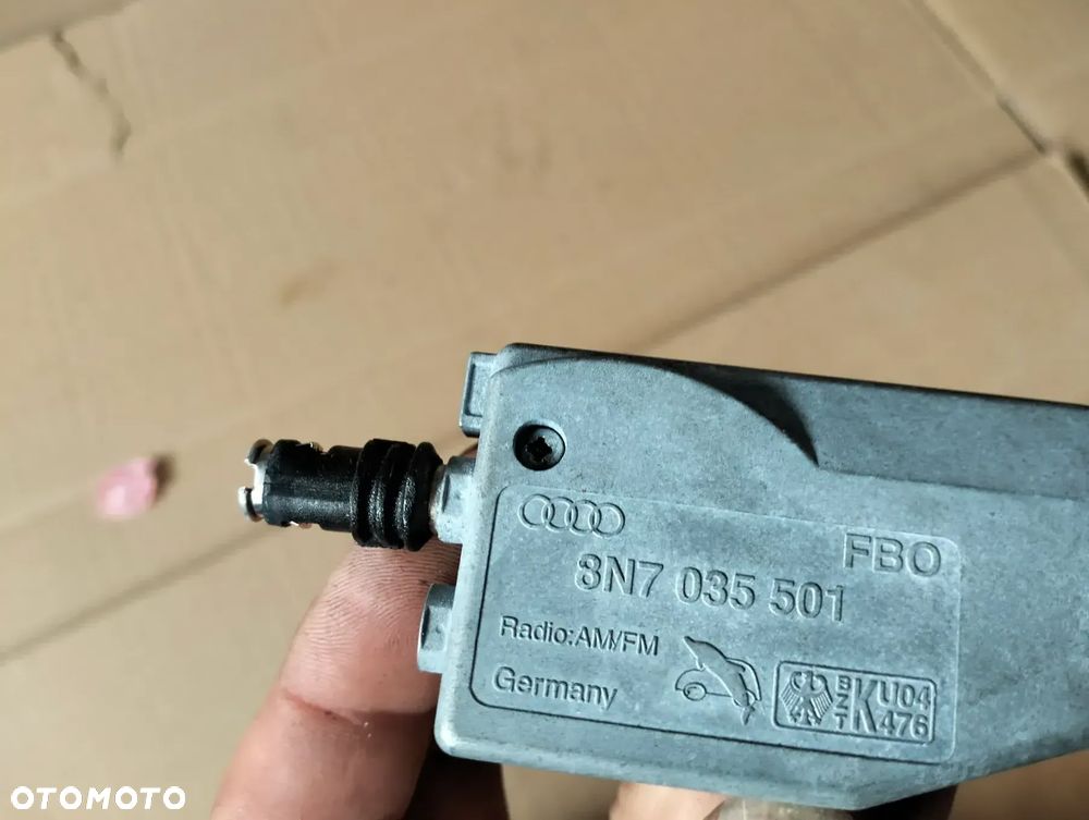 AUDI TT 8N CABRIO ANTENA WZMACNIACZ 8N7035501 - 2