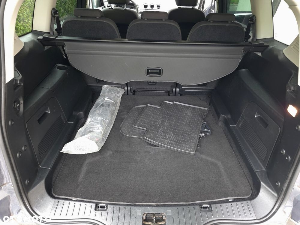 Ford S-Max - 34
